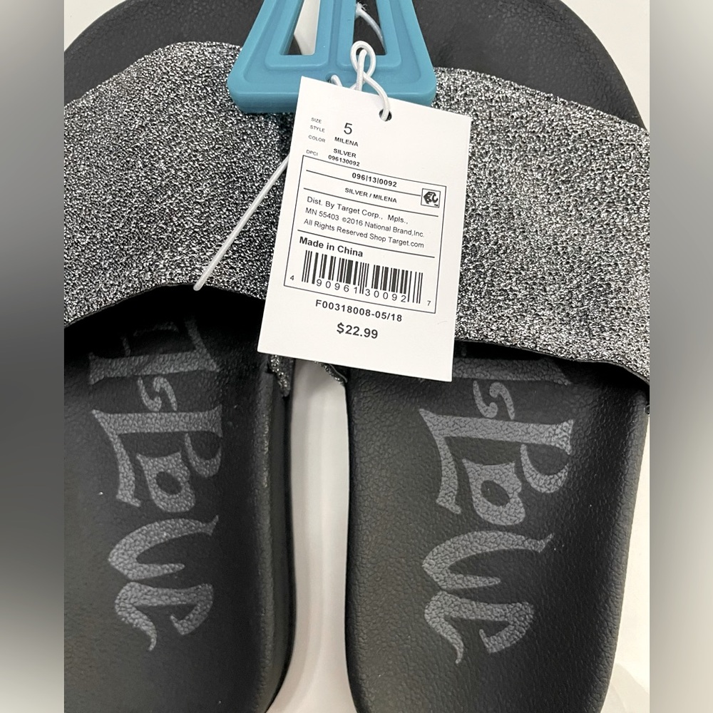 3/$20 🔹 Mad Love Milena Silver Women’s Sandals size 5 to size 12